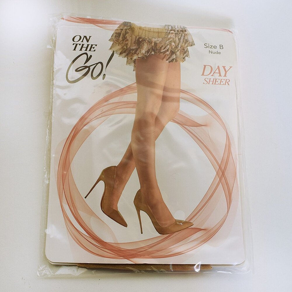 4/$20 ON THE GO Pantyhose Nude Day Sheer Invisible Reinforced Toe / Size B